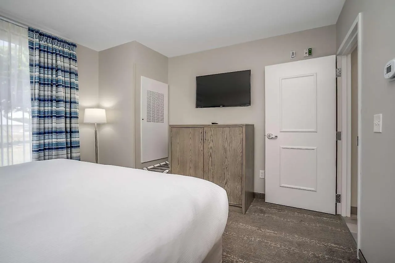 Lighthouse - Western Signature Collection Hotel Emerald Isle
